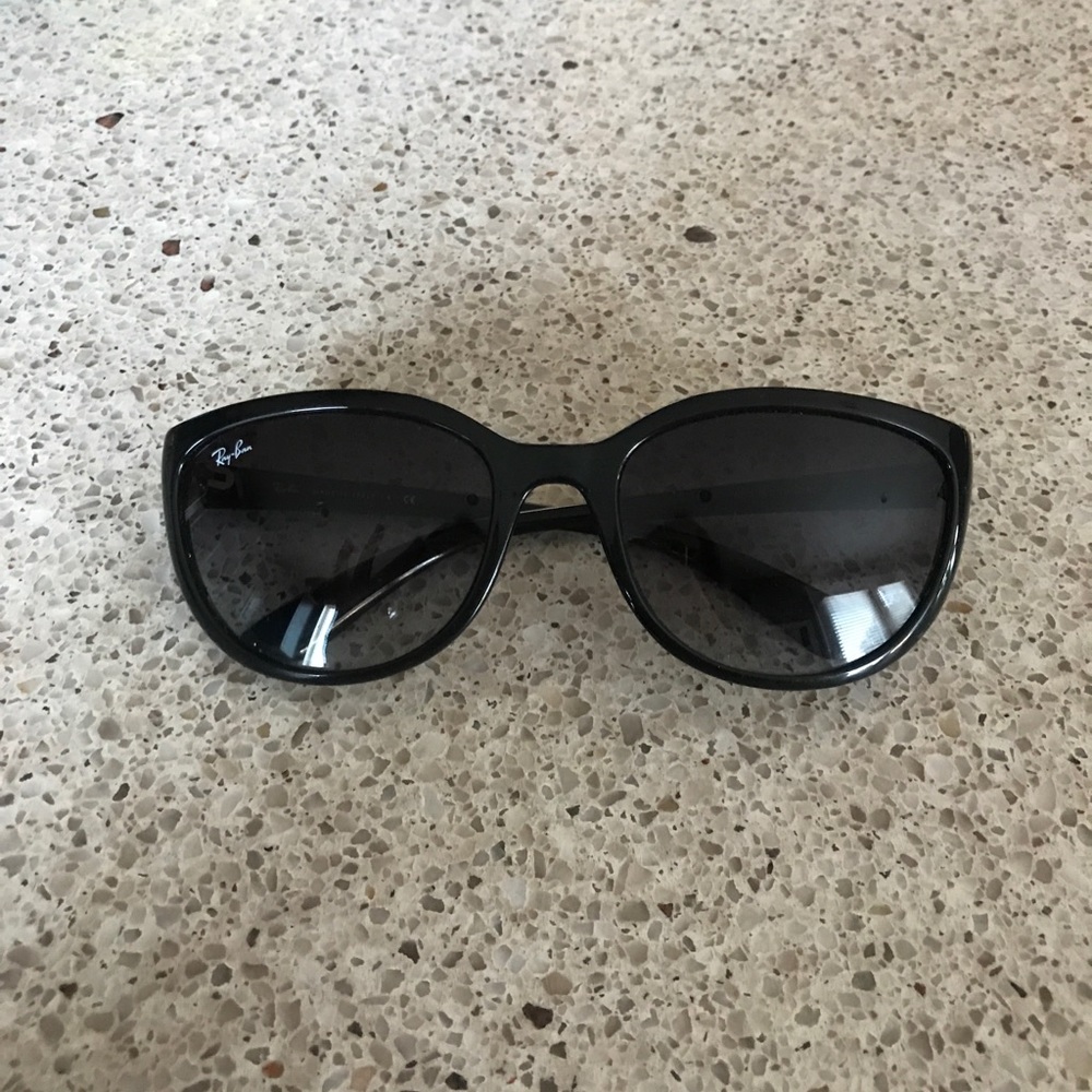 Cat eye ray band sunglasses Come with case!